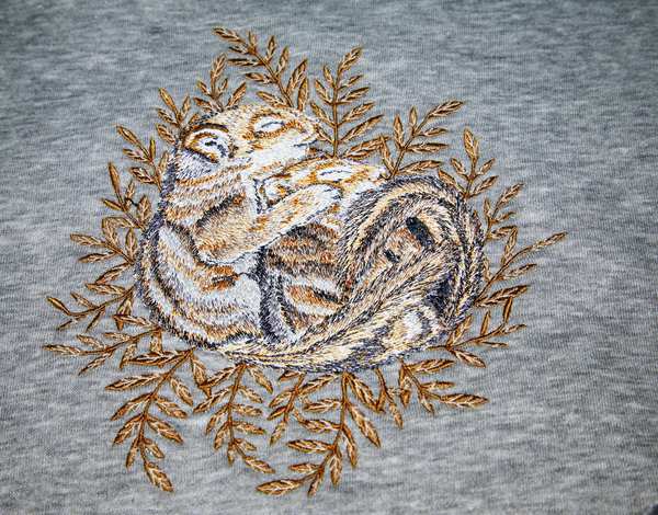 Вышивка на подушках на заказ – уникальный интерьер с вашей индивидуальностью